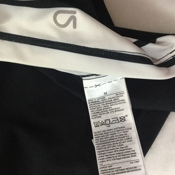 Gap Fit / High neck stripe Shelf Tank top - Picture 9 of 9